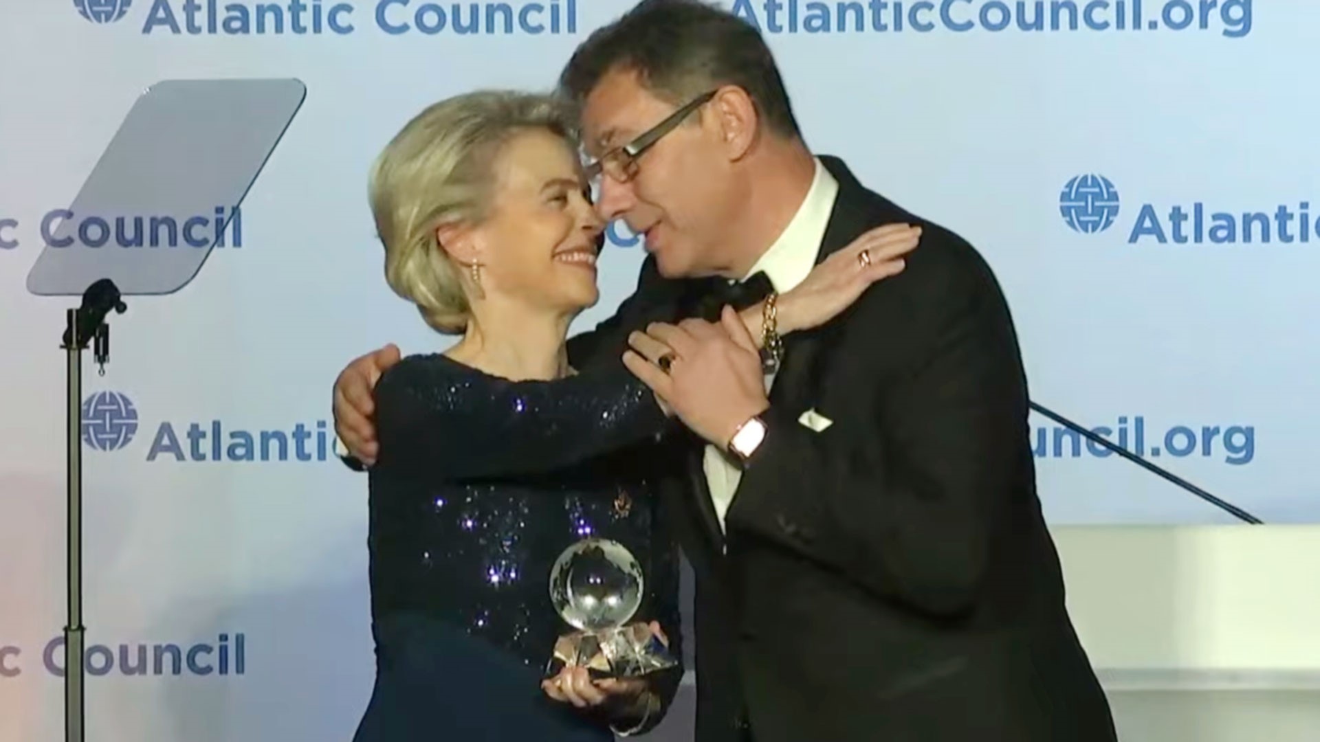 BAM! News - Petits deals entre amis