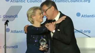 BAM! News - Petits deals entre amis